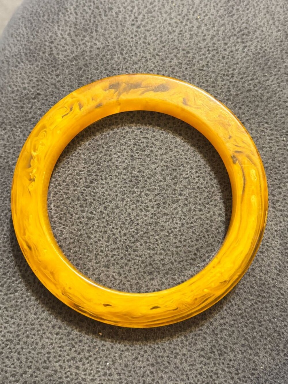 Bakelite Bangle Bracelet Vintage 1940s Marbled Amber Butterscotch Yellow Jewelry - Picture 3 of 11